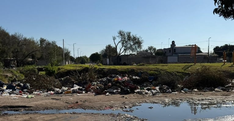 Micro y macrobasurales en Córdoba.