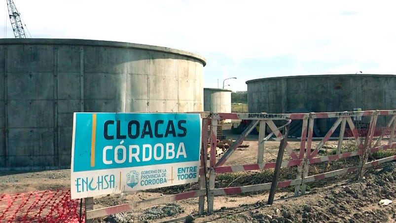 Mientras realizan la nueva obra, no hay avances en la Justicia y el río está cada vez más contaminado.