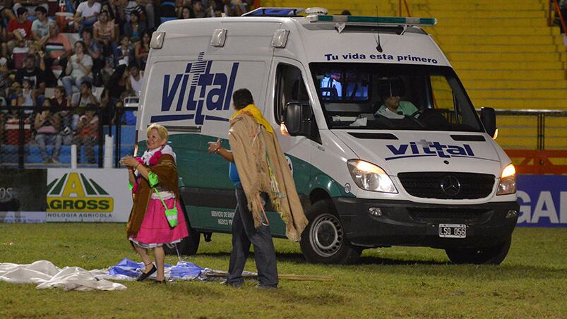 Mientras se llevaron a los heridos, la fiesta continuó en Jesús María. Fotos: Lucio Casalla/ElDoce.tv