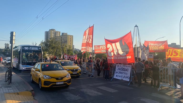 Miércoles de movilizaciones en Córdoba por el paro nacional y la visita de Milei. Foto: Luchi Ybañez / ElDoce.