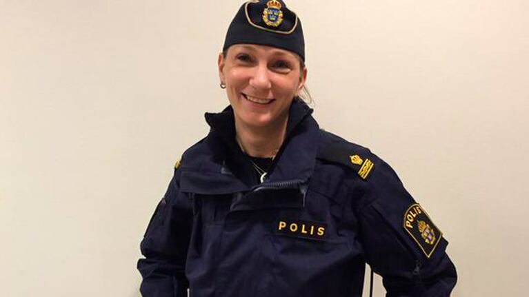 Mikaela hace 11 años que es policía.