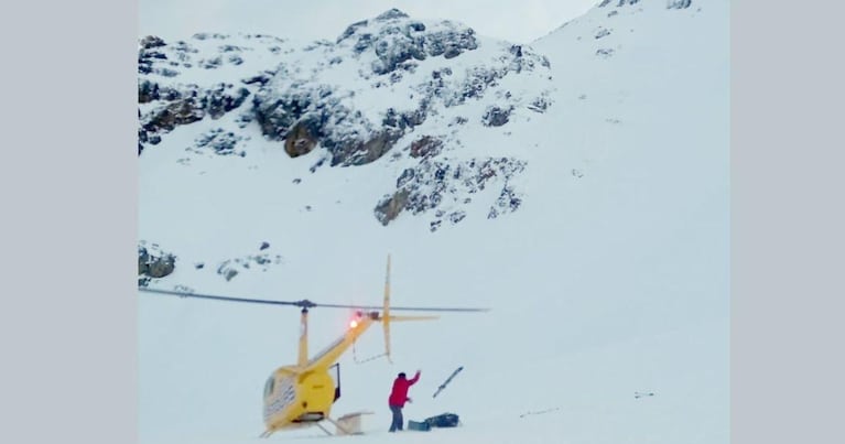 Milagro: vieron un guante que se movía y rescataron a dos personas sepultadas por una avalancha en Ushuaia