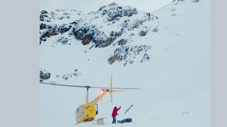 Milagro: vieron un guante que se movía y rescataron a dos personas sepultadas por una avalancha en Ushuaia