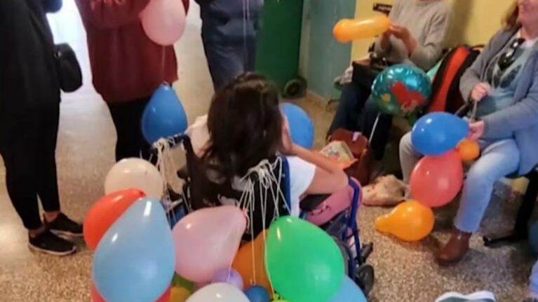 Milagros llegó en caravana a su casa de Pilar.