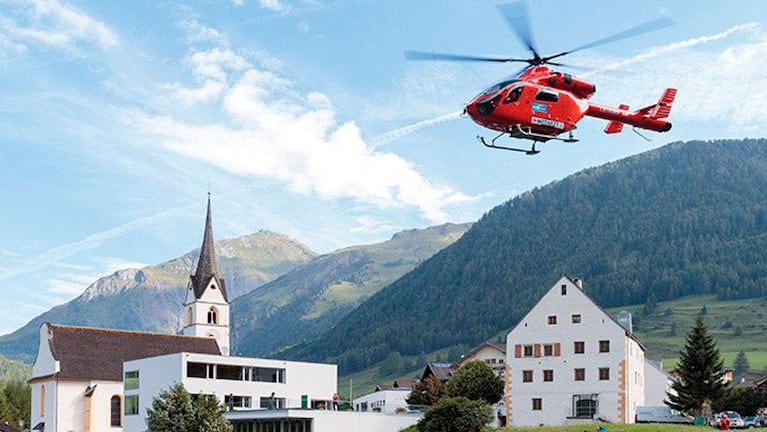 Milagroso rescate de un helicóptero que terminó estrellándose en una montaña austríaca.