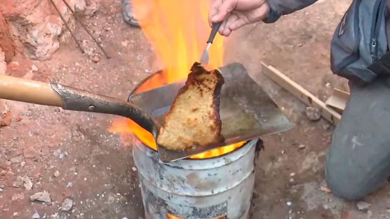 Milanesas a la pala en vivo: los albañiles cordobeses del viral aceptaron el desafío