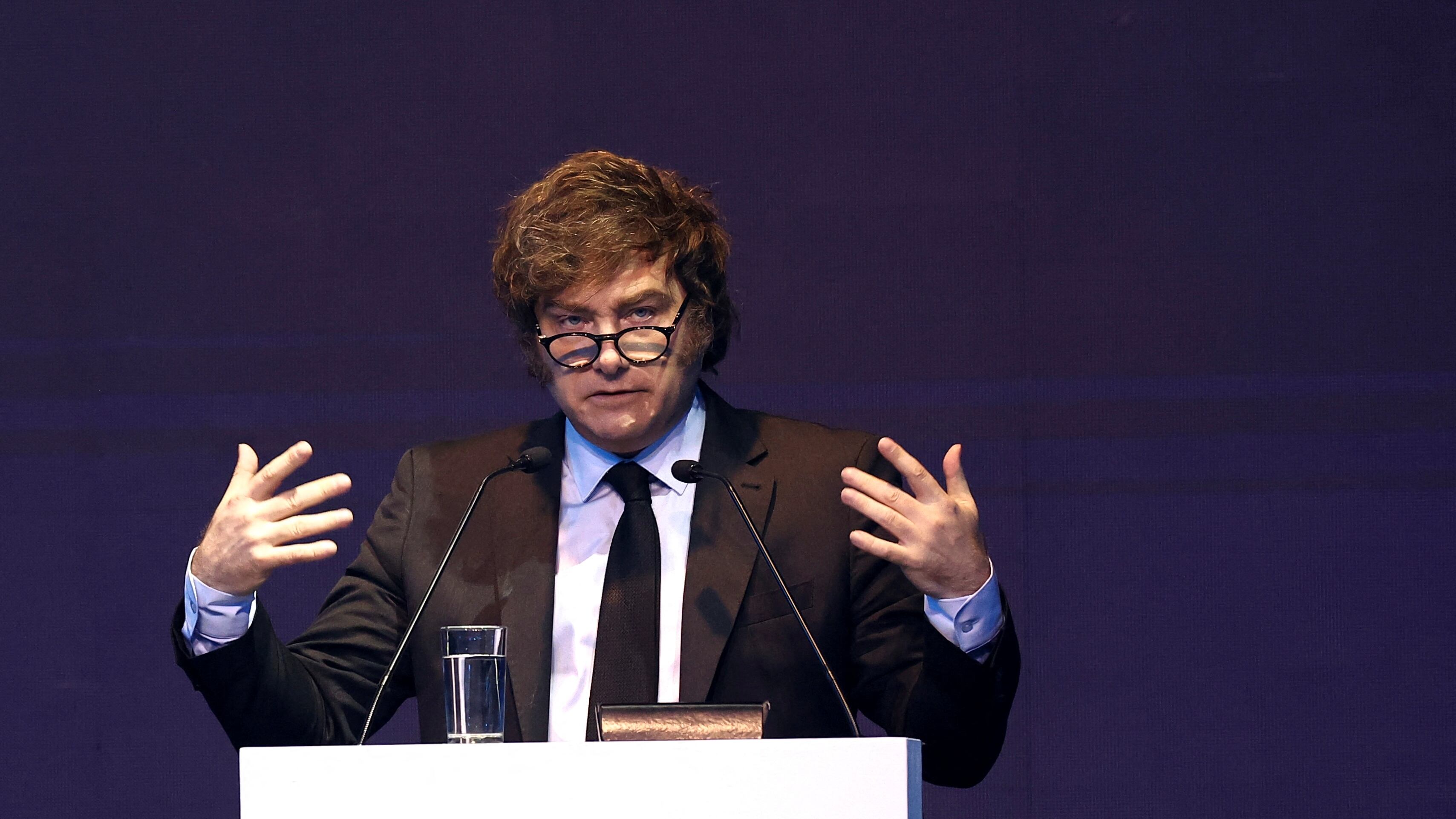 Milei apuntó contra García Furfaro y al kirchnerismo por el fentanilo contaminado.