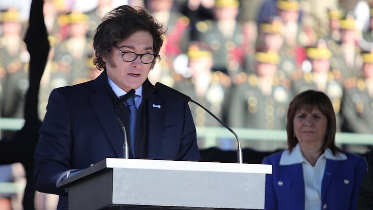 Milei encabezó el acto del Día de la Bandera.
