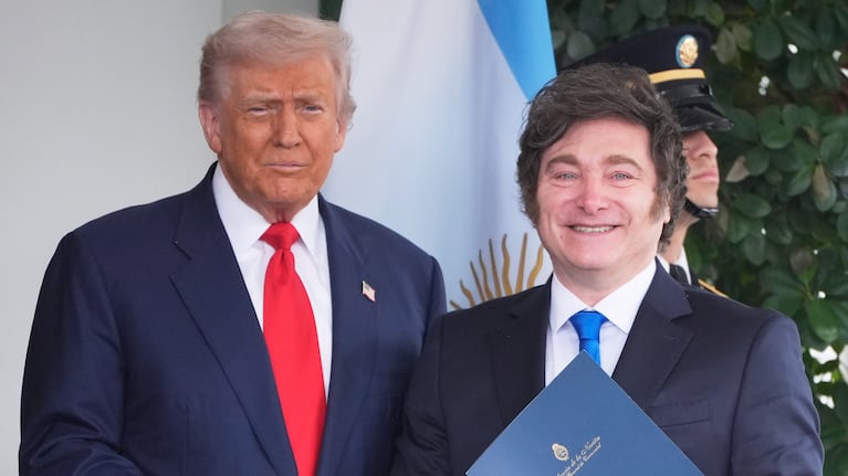 Milei junto a Donald Trump en el encuentro del 14 de octubre.