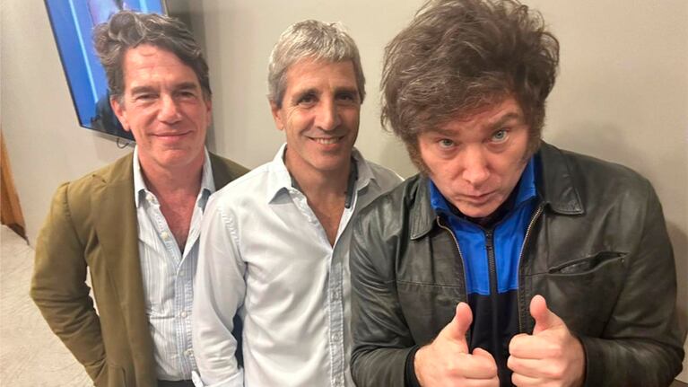 Milei junto al ministro Luis Caputo y el jefe de Gabinete, Nicolás Posse.