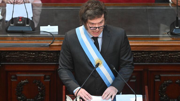 Milei mandará al Congreso una "ley anticasta", entre otras cosas comprende la eliminación de las jubilaciones de privilegio para presidentes y vices.