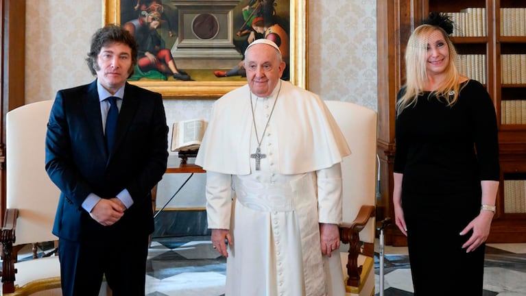 Milei mantuvo una extensa reunión con el papa Francisco.