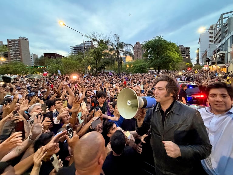 Milei pidió en Córdoba apoyar a La Libertad Avanza para “superar a la máquina de impedir del kirchnerismo” 