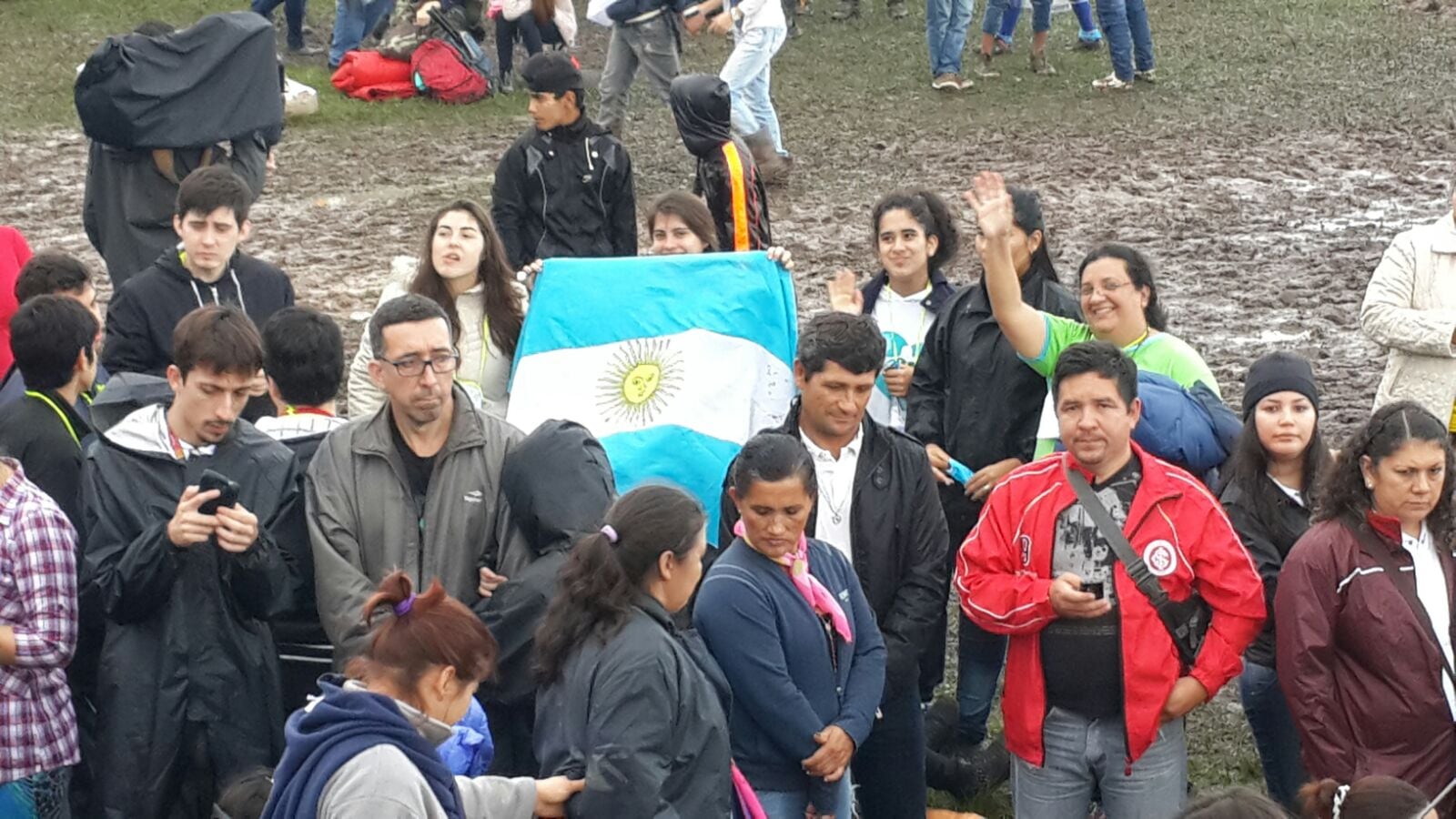 Miles de argentinos cruzaron la frontera para ver a Francisco en Paraguay.