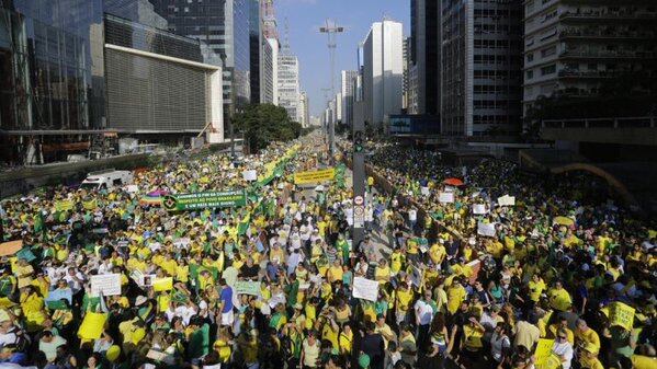 Miles de brasileros se movilizaron en distintas ciudades. 