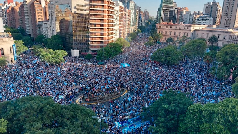Miles de cordobeses saldrán a las calles a festejar, cualquiera sea el resultado. (Foto: Jorge Safita)