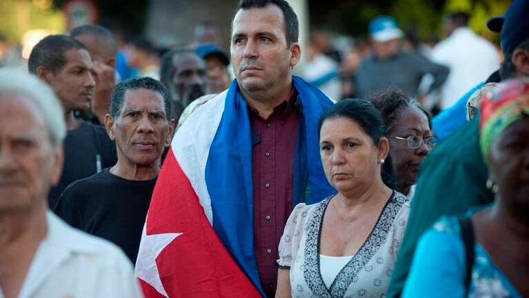 Miles de cubanos despiden a Fidel Castro en La Habana