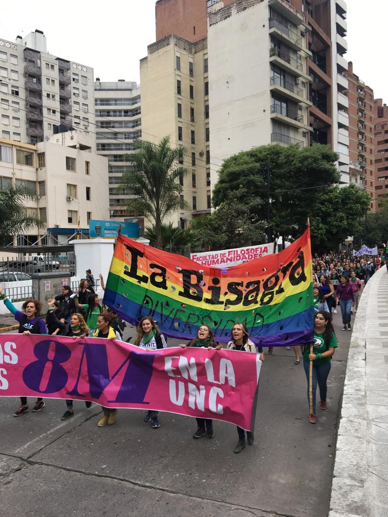 Miles de mujeres salieron a las calles a reclamar derechos. 