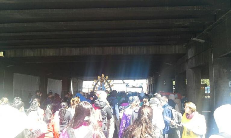 Miles de peregrinos marchan a la Basílica de Luján