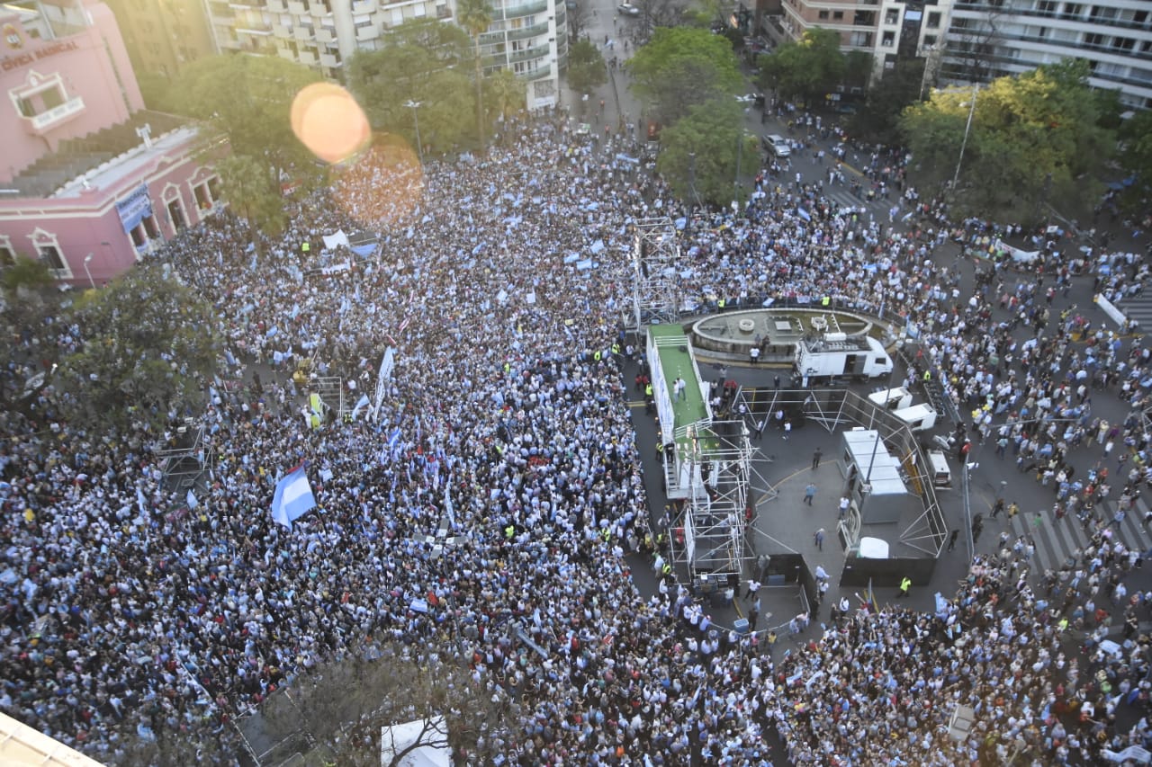 Miles de personas acompañaron en el último "Sí, se puede". Foto: Lucio Casalla/ElDoce.tv