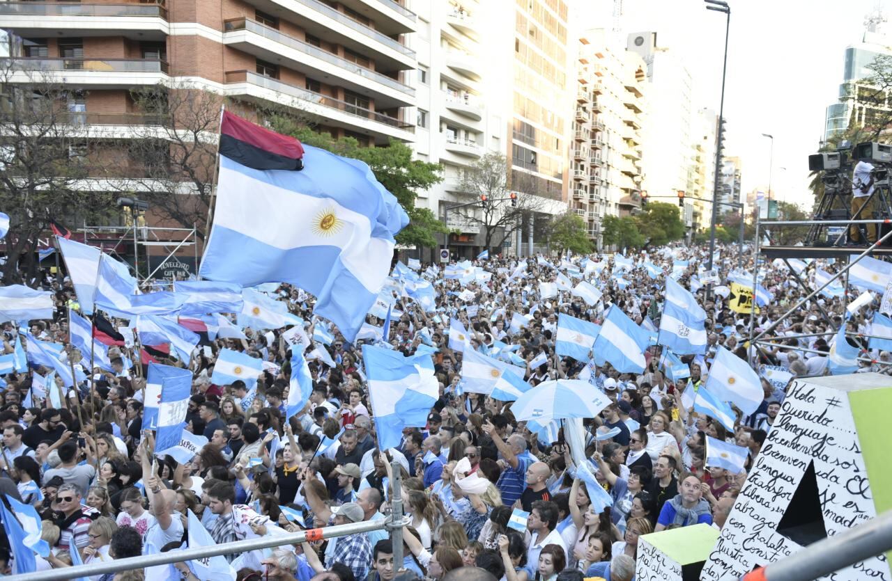 Miles de personas acompañaron en el último "Sí, se puede". Foto: Lucio Casalla/ElDoce.tv