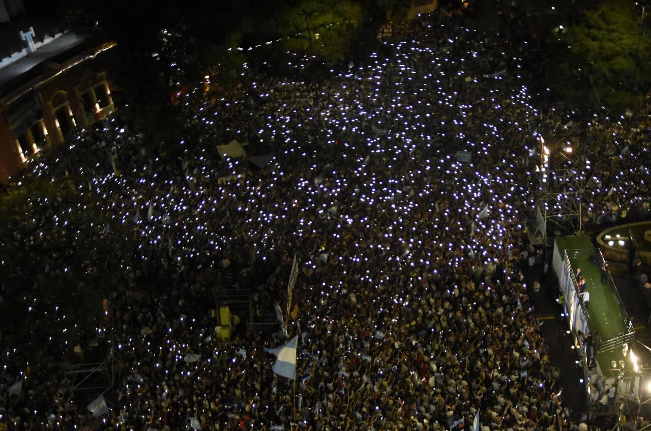 Miles de personas acompañaron en el último "Sí, se puede". Foto: Lucio Casalla/ElDoce.tv