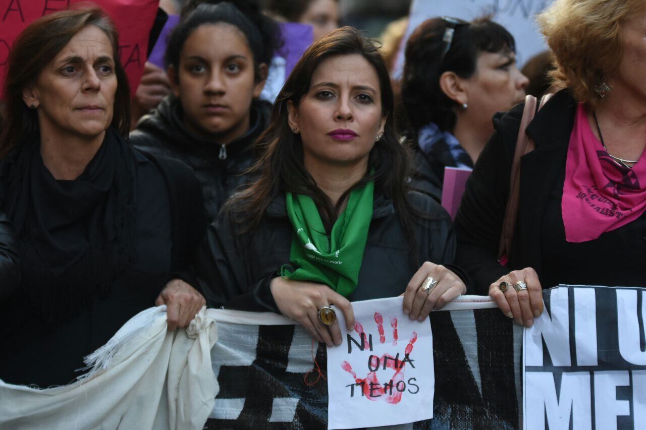 Miles de personas se movilizaron contra los femicidios. Foto: Lucio Casalla / ElDoce.tv.