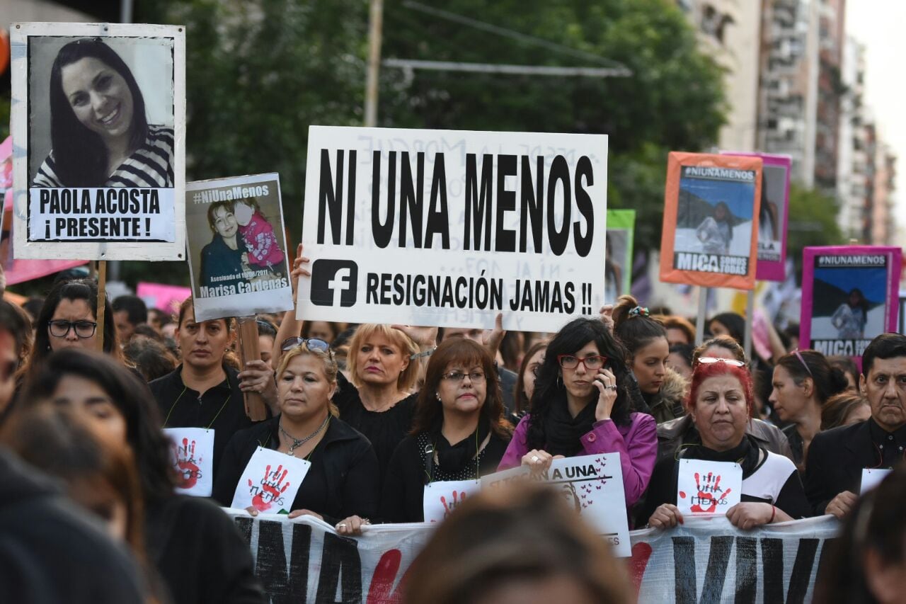 Miles de personas se movilizaron contra los femicidios. Foto: Lucio Casalla / ElDoce.tv.