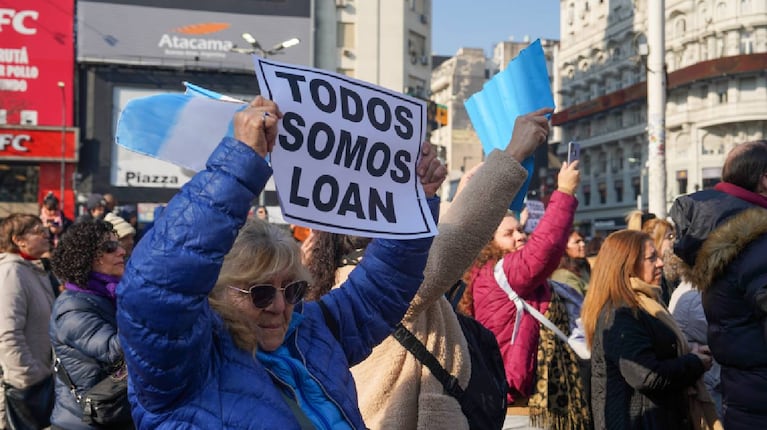 Miles de personas se movilizaron para pedir por la aparición de Loan. (Foto: Agustina Ribó/TN)