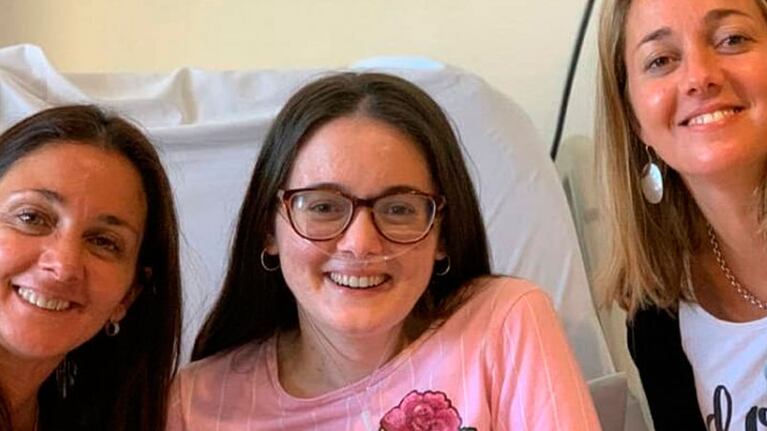 Mili junto a sus hermanas en una foto reciente.