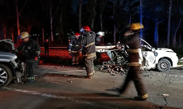 “Mirá lo que hice”: chocó en una Amarok a más de 180 km/h y mató a una familia entera