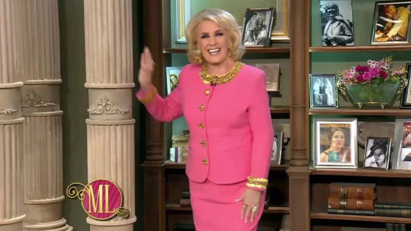 Mirtha Legrand comenzó el programa con un mensaje "con humor".