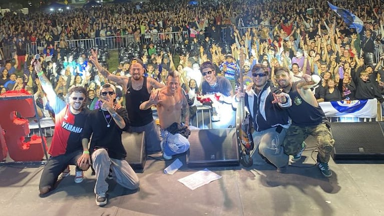 Monada en la marcha por el Día de la Memoria.