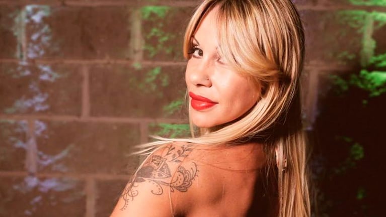 Mónica Farro movió su cuerpo al ritmo del hit de Daddy Yankee.
