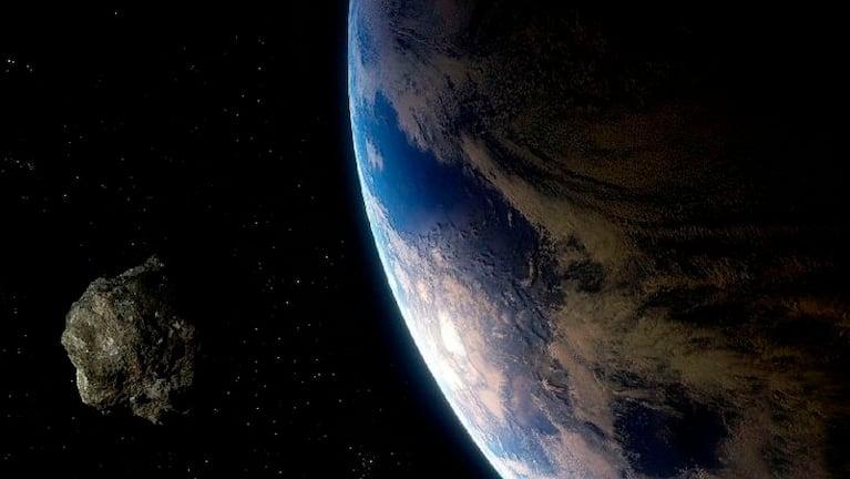 Monitorean un asteroide peligroso para la Tierra.