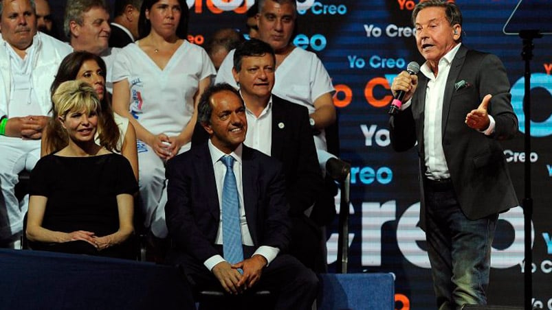 Montaner cantó en el cierre de campaña de Scioli. Foto: Infobae.