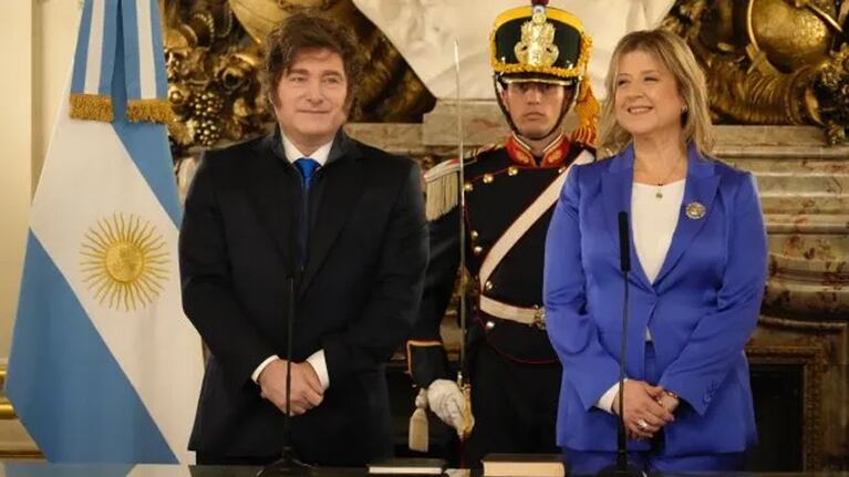 Monteoliva juró como ministra de Seguridad ante el presidente Milei.