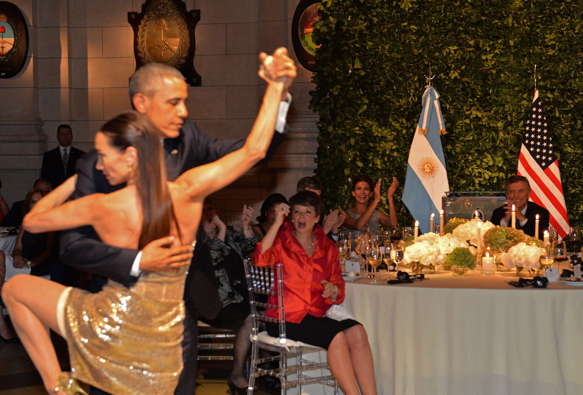 Mora Godoy invitó a Obama a bailar tango.