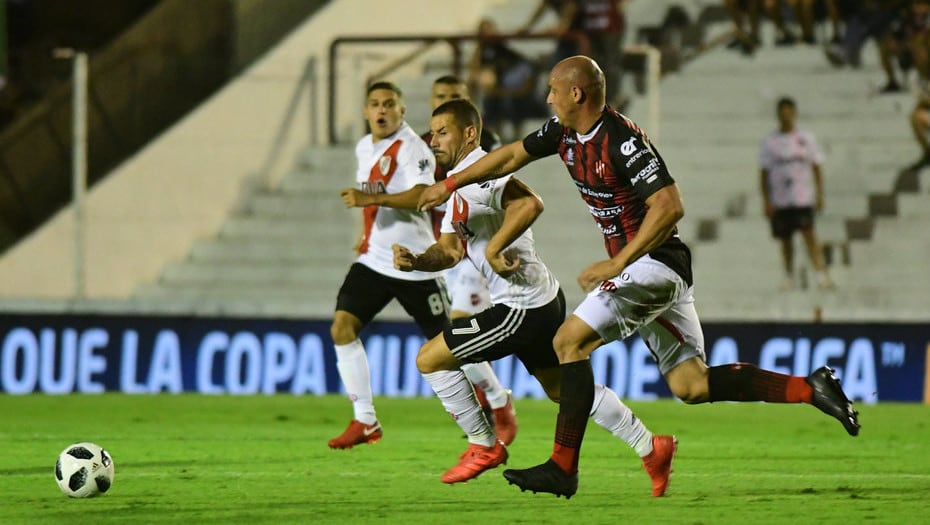 Mora tiró el centro que terminó en el 1-0 de River.