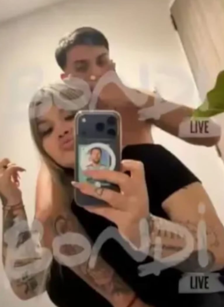 More Rial se habría puesto de novio mientras cumple prisión domiciliaria: la foto que desató polémica