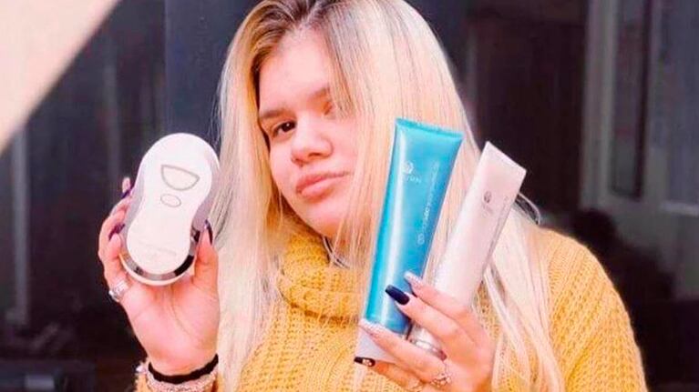 Morena Rial comercializa las máquinas faciales y corporales.