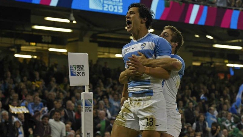 Moroni festeja el primer try argentino.