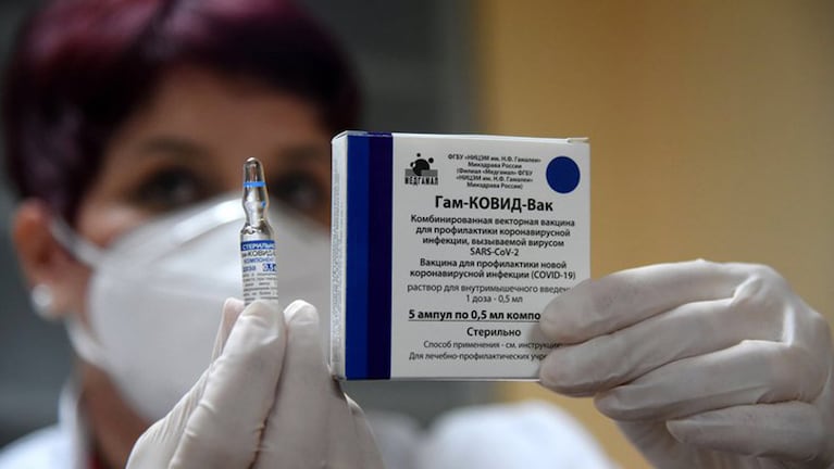 Moscú indicó que su vacuna Sputnik V de dos dosis seguirá siendo la principal versión utilizada en Rusia.