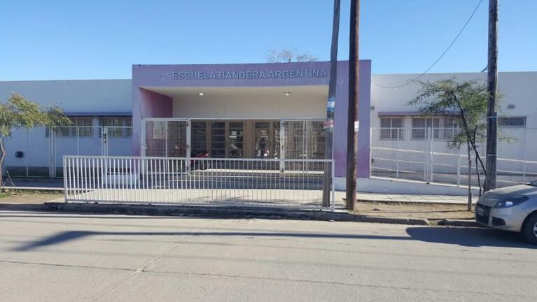 Motochoros causaron terror frente a una escuela