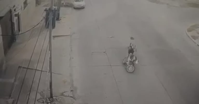 Motociclista murió degollado por una soga que cruzaba la calle