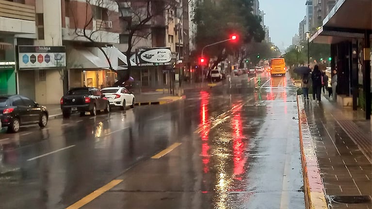Mucha lluvia en el arranque del sábado en Córdoba.
