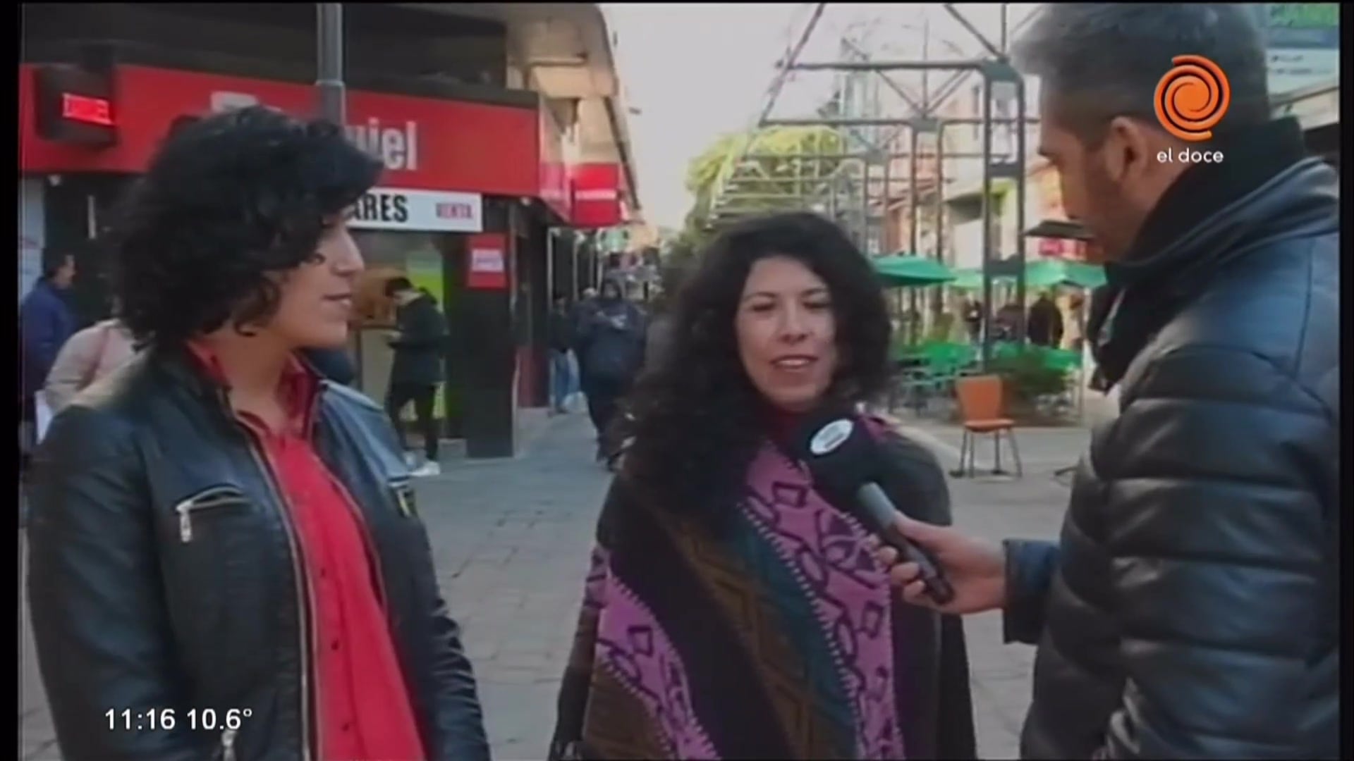 Muestra "Mujeres de Barrio" en el Pabellón Argentina