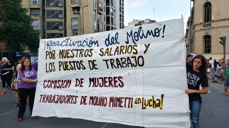 Mujeres salieron a las calles de Córdoba en el Día de la No Violencia de Género.