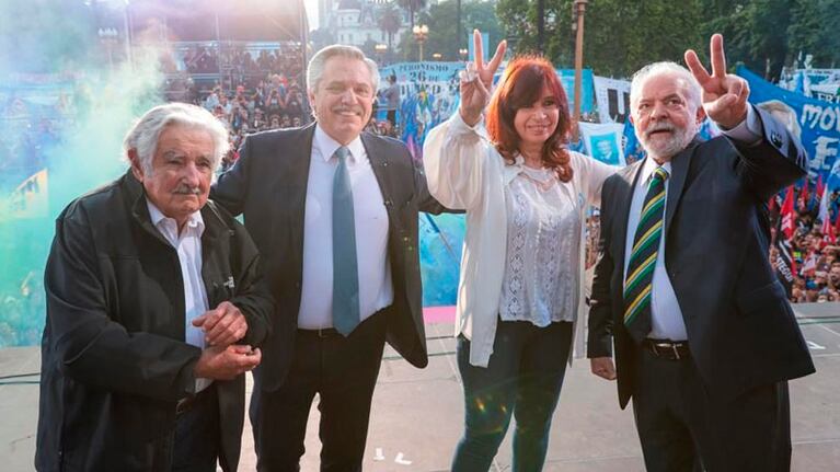 Mujica, Fernández, Cristina Kirchner y Lula encabezaron el festival partidario.