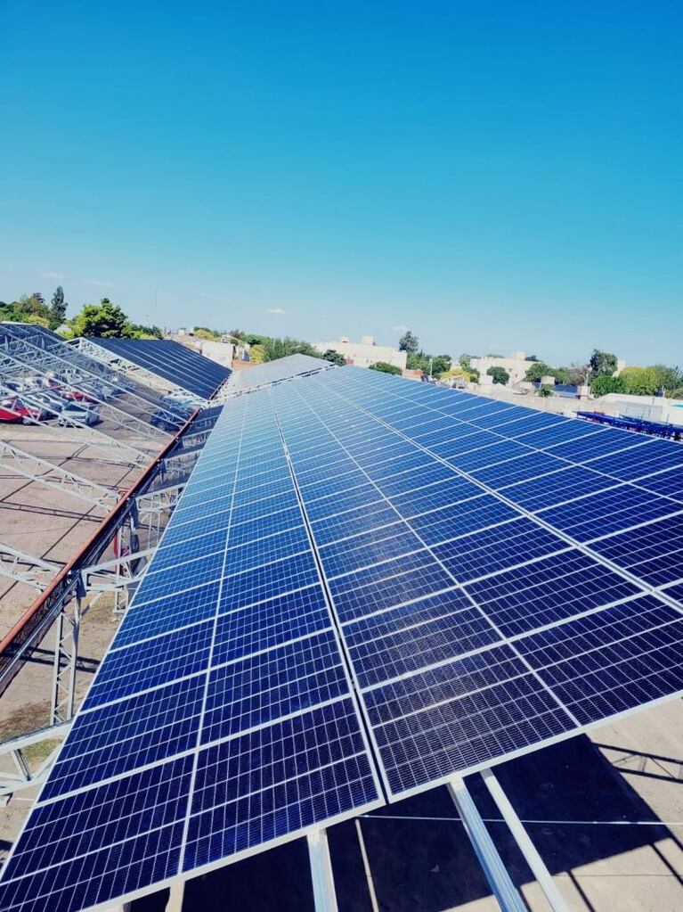 Mundo Maipú construyó el primer parque solar comunitario del sector privado en la Argentina